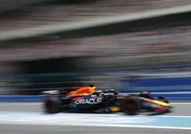 Verstappen arrasa en los Libres 1 del GP de España de F1 con Alonso sexto