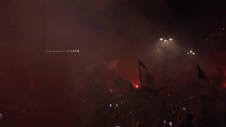 Nápoles se echa a la calle para celebrar el tercer scudetto del club