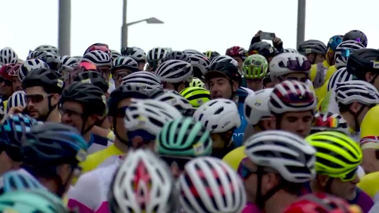 2.000 ciclistas participan en Bilbao en la marcha que reproduce la primera etapa del Tour de Francia