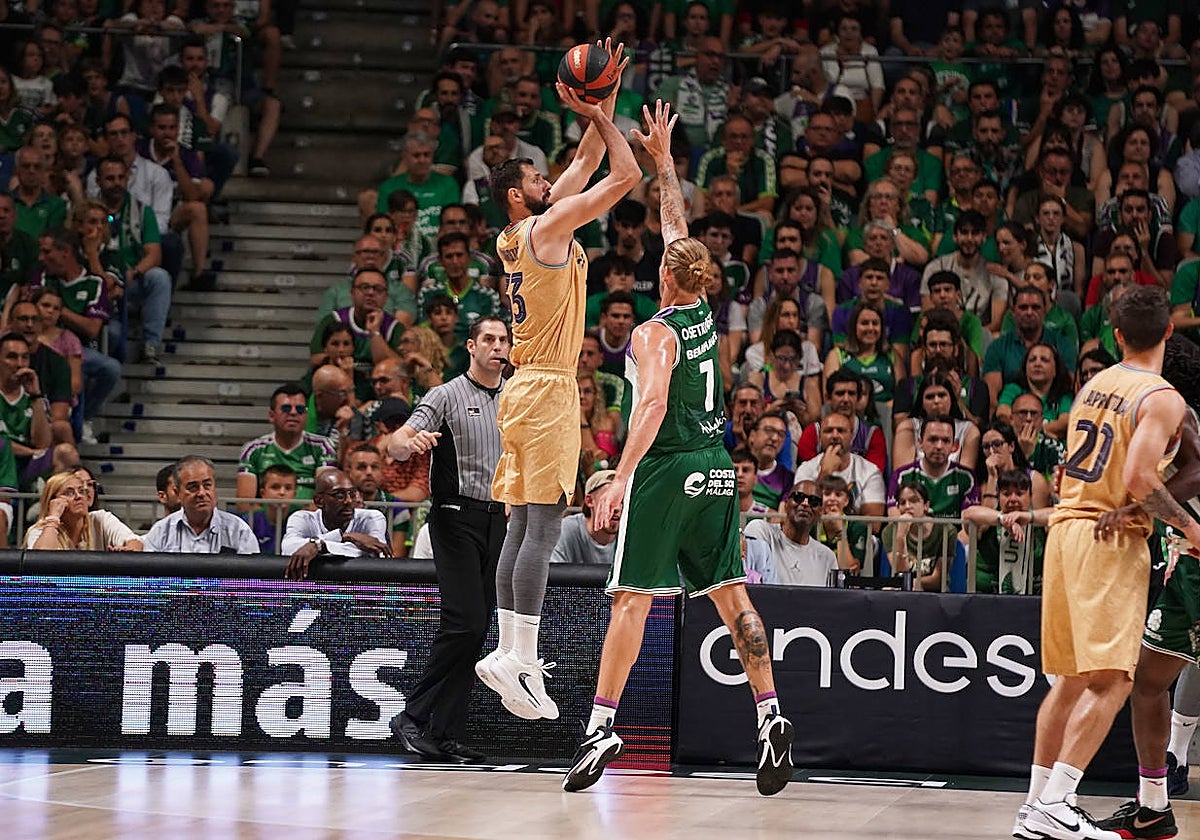 Mirotic, defendido por Osetkowski