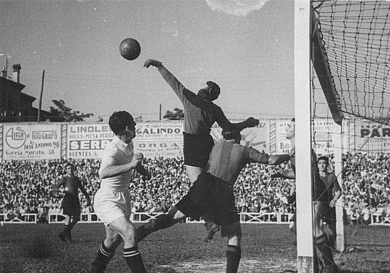 Partido disputado en el estadio de Chamartín, entre el Real Madrid y el Barcelona, ​​que acabó con el 11 a 1