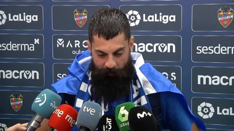 Asier Villalibre, el héroe del Alavés tras ascender a Primera División