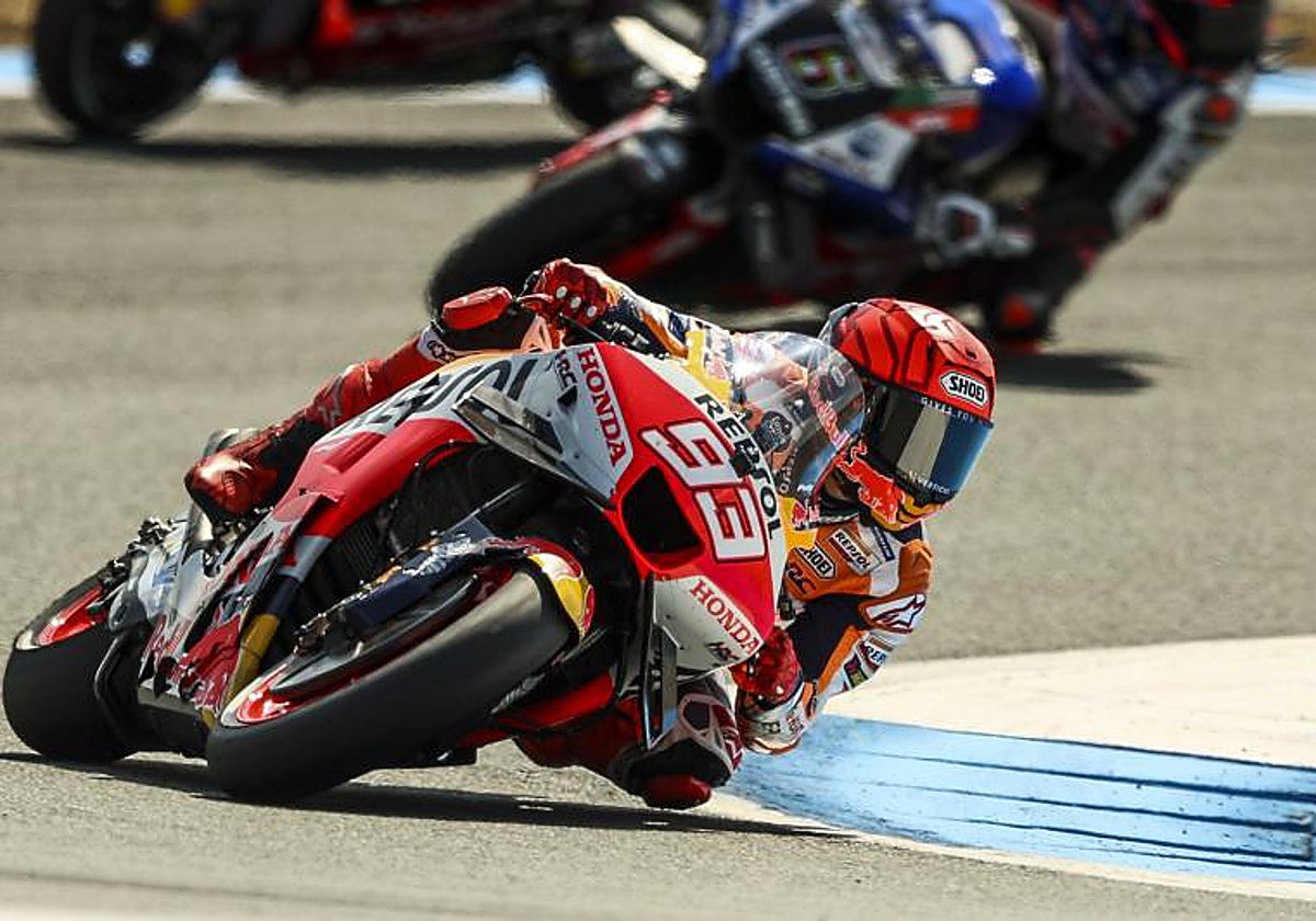 Marc Márquez rueda en el circuito de Assen