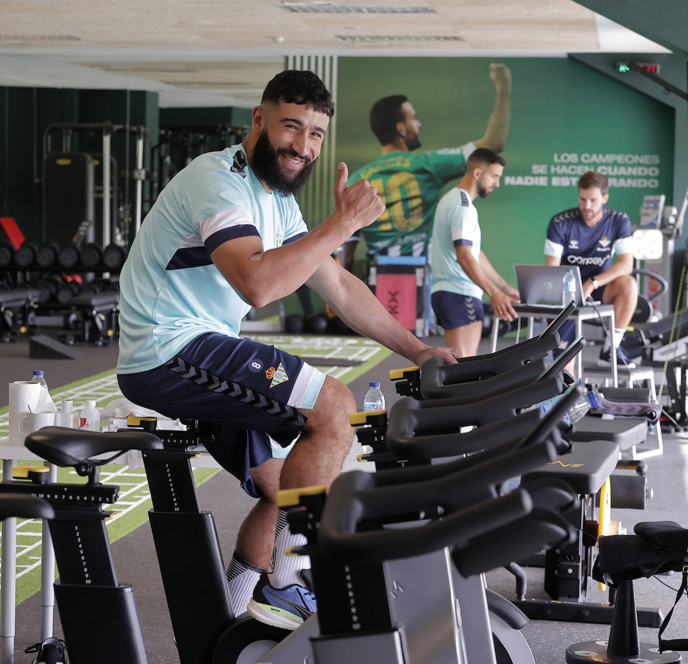 Los reconocimientos médicos marcan la vuelta del Real Betis al terreno de juego