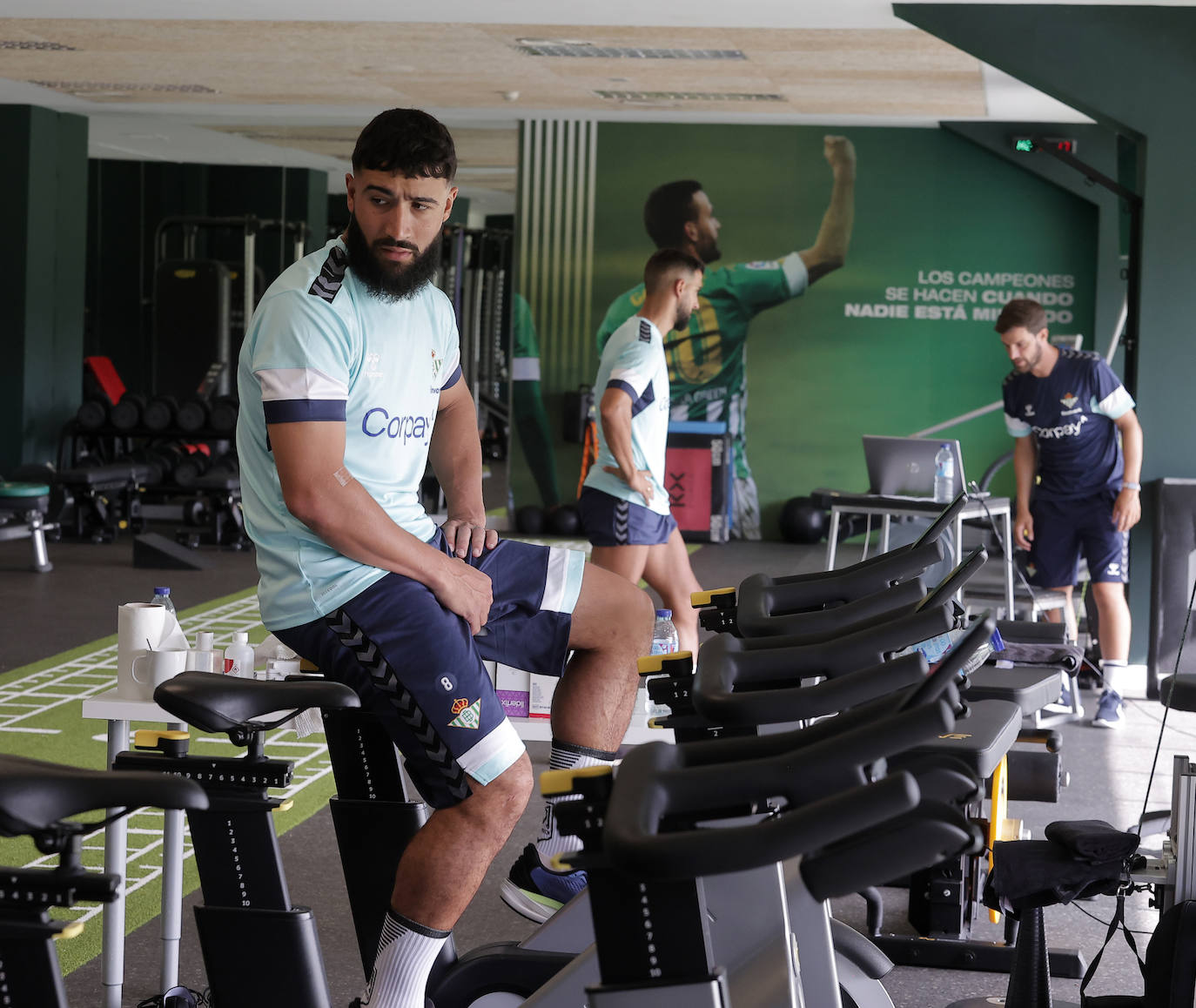 Los reconocimientos médicos marcan la vuelta del Real Betis al terreno de juego