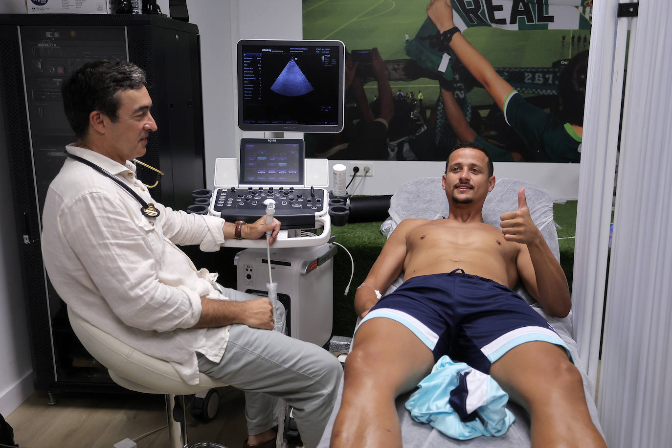 Los reconocimientos médicos marcan la vuelta del Real Betis al terreno de juego