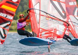 Pilar Lamadrid consolida el segundo puesto del ranking mundial en la clase iQFoil