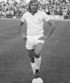 Imagen secundaria 2 - Johan Cruyff, en el Barcelona, Ratón Ayala, en el Atlético de Madrid, y Netzer, del Real Madrid, tres de los primeros jugadores extranjeros que jugaron la Liga española tras abrir sus puertas a los foráneos en el verano de 1973