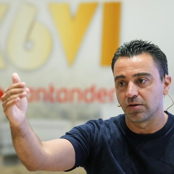 Xavi no se conforma y le pide más fichajes a Laporta