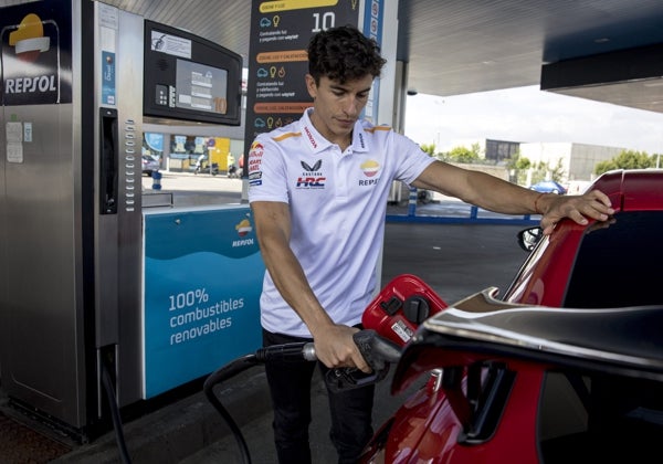 Marc Márquez impulsa el combustible renovable por las calles de Madrid