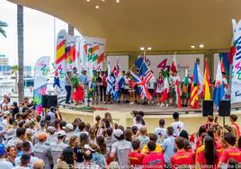 Espectacular Ceremonia de Apertura del Mundial de 420 por la ciudad de Alicante