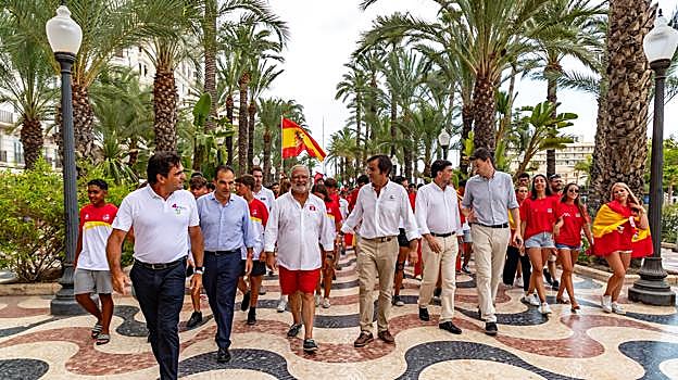 Espectacular Ceremonia de Apertura del Mundial de 420 por la ciudad de Alicante