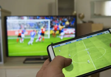 Dónde ver el fútbol en televisión esta temporada: canales, precios y plataformas