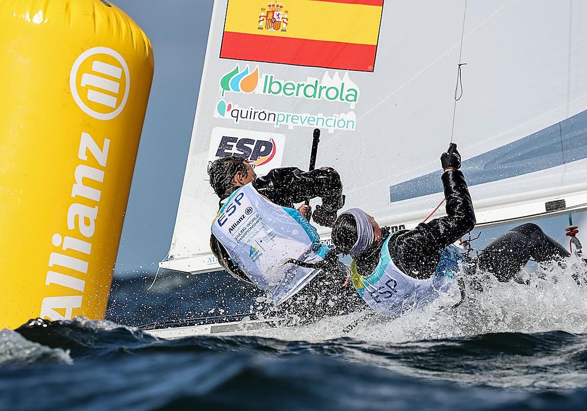 Pleno provisional para España en plazas olímpicas de país para las clases que han empezado a competir en el Mundial