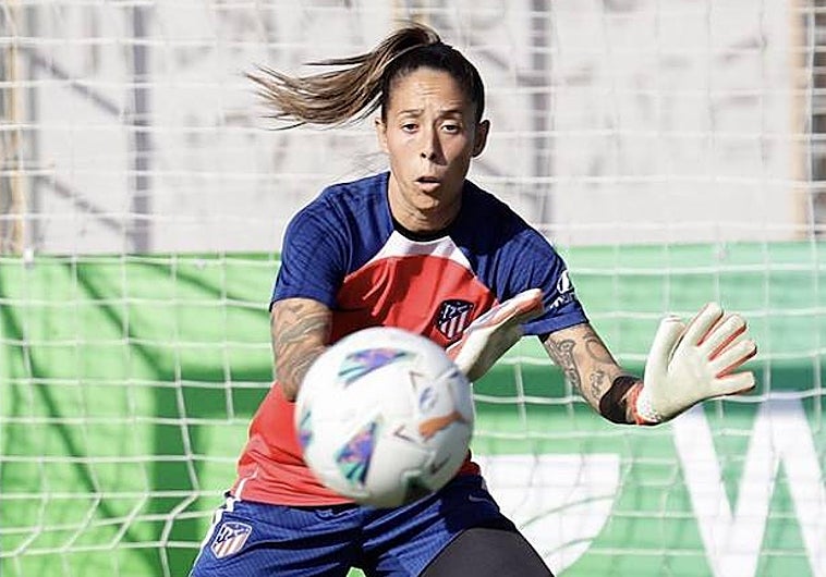 Lola Gallardo, entrenando con el Atlético