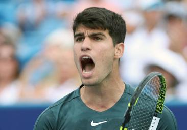 Alcaraz prevalece ante Paul y la lluvia en octavos del Masters de Cincinnati