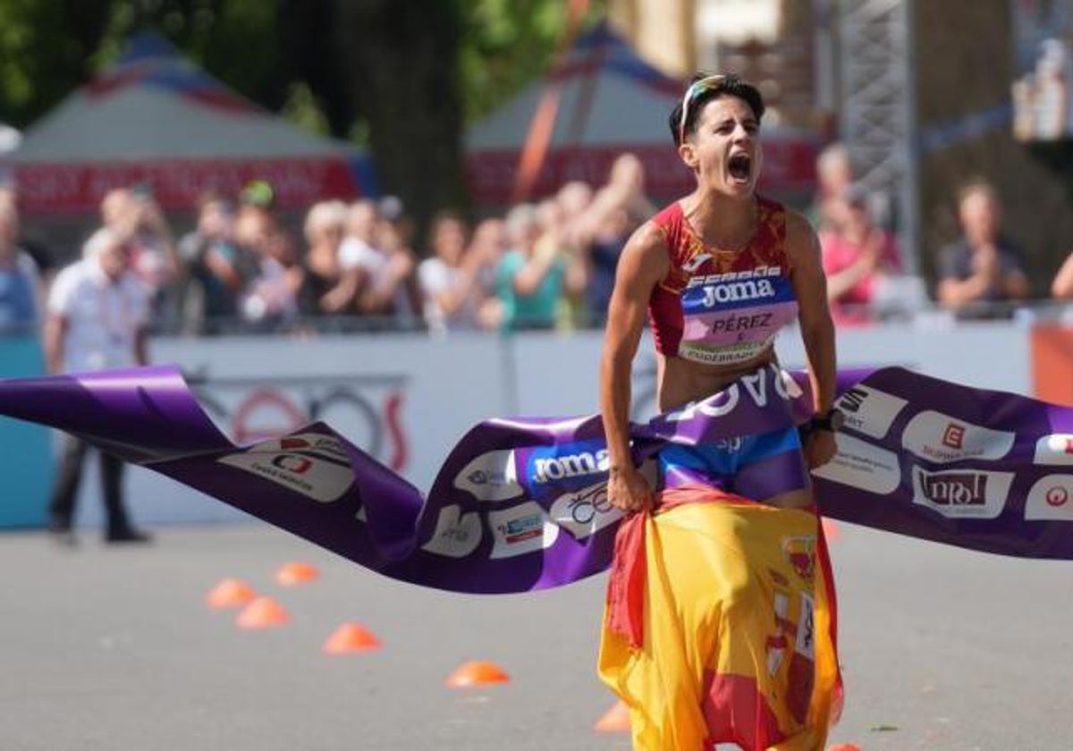 María Pérez, tras batir el récord del mundo de 35 kilómetros marcha