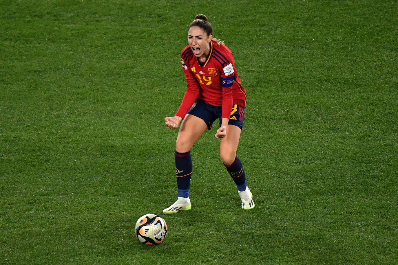 Olga Carmona, de España, celebra tras marcar un gol durante el partido de fútbol de la final de la Copa Mundial Femenina de la FIFA 2023 entre España e Inglaterra en el Stadium Australia en Sídney