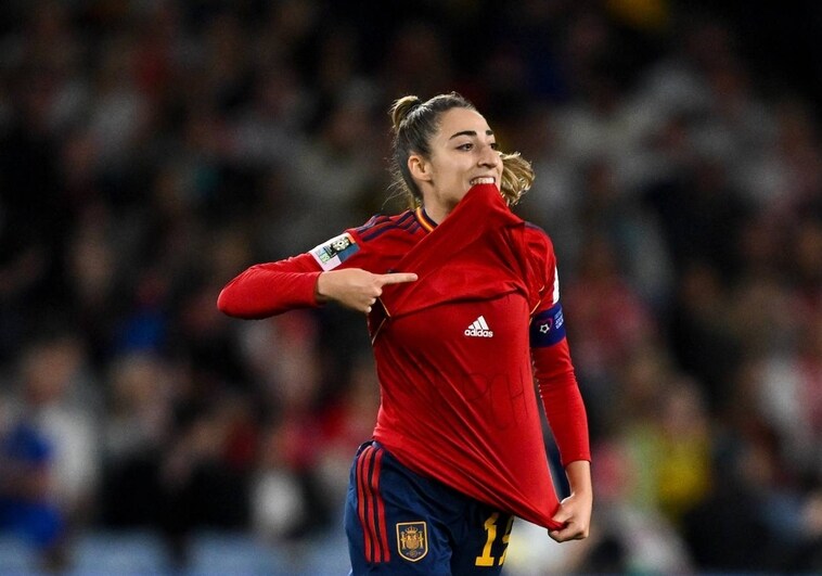 La futbolista Olga Carmona tras anotar su primer gol en el partido final del Mundial femenino