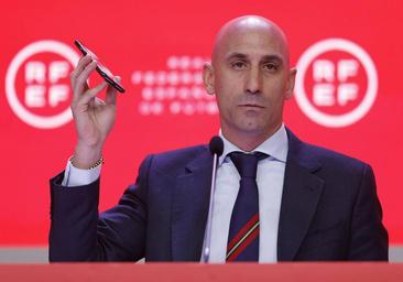 Del beso a Jenni a los negocios con Piqué, la «cocaína en el maletero» o el presunto espionaje: todos los charcos de Rubiales al frente de la RFEF