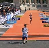 El momento más romántico del Mundial de Atletismo: propuesta de matrimonio al cruzar la meta