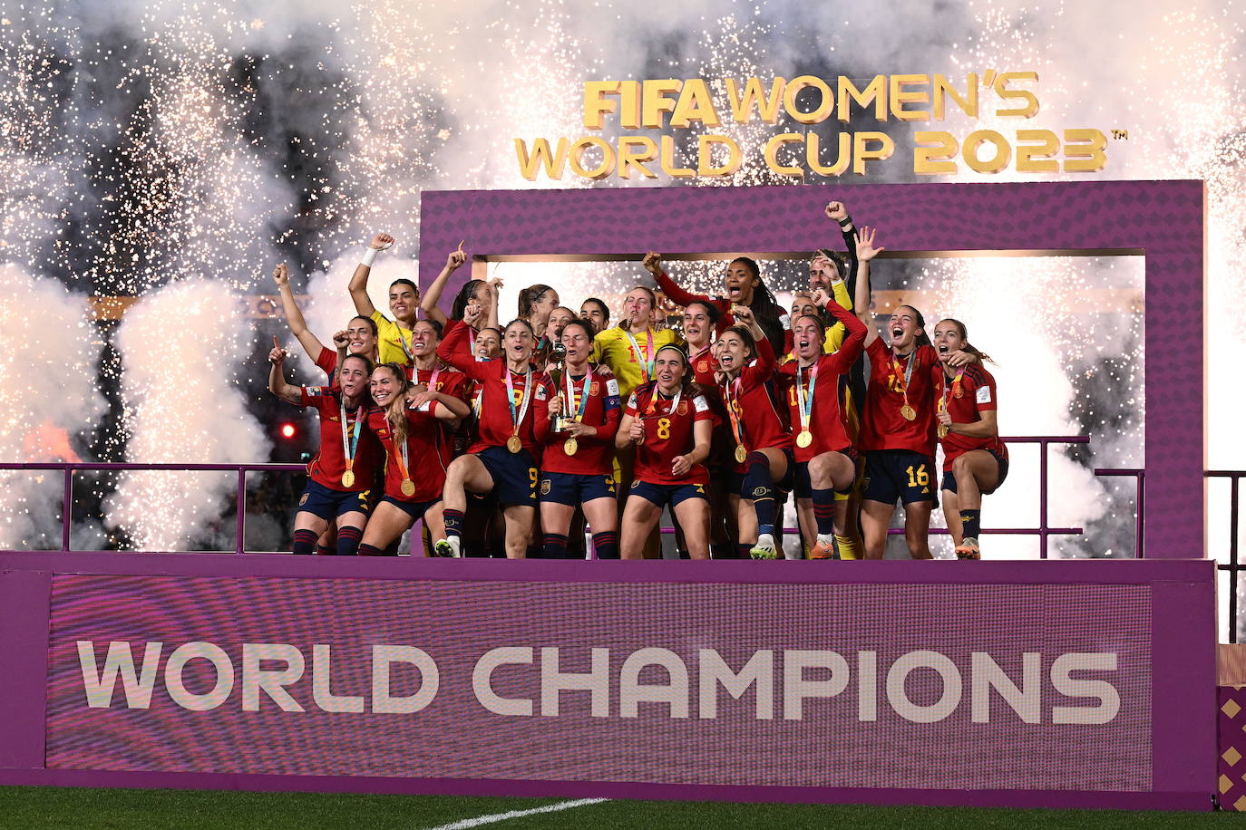 Las futbolistas de la selección española celebran su triunfo en el Mundial de Nueva Zelanda y Australia.