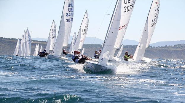 Más de 80 barcos toman parte en el Campeonato de España de la Clase Snipe en el Abra