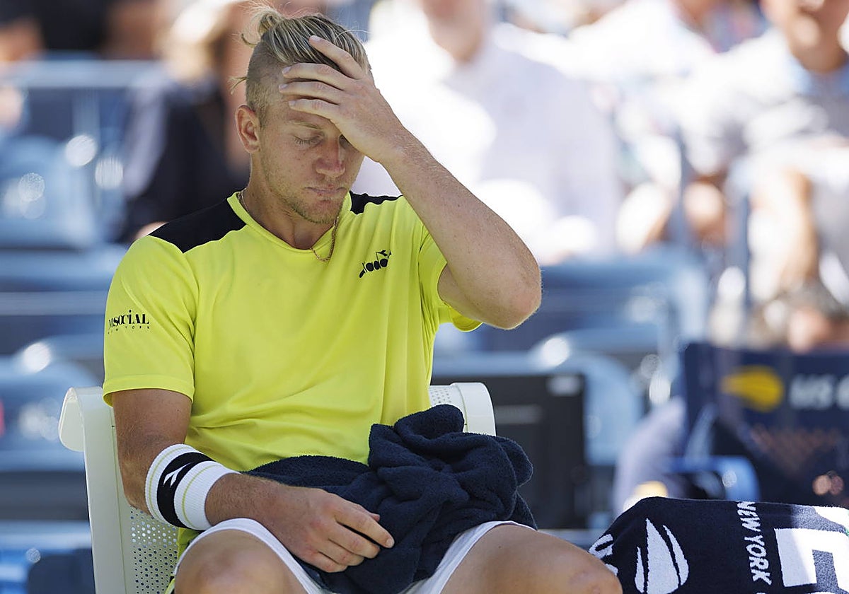 Davidovich, durante un descanso del partido ante Tommy Paul