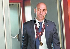 Rubiales salva el primer round