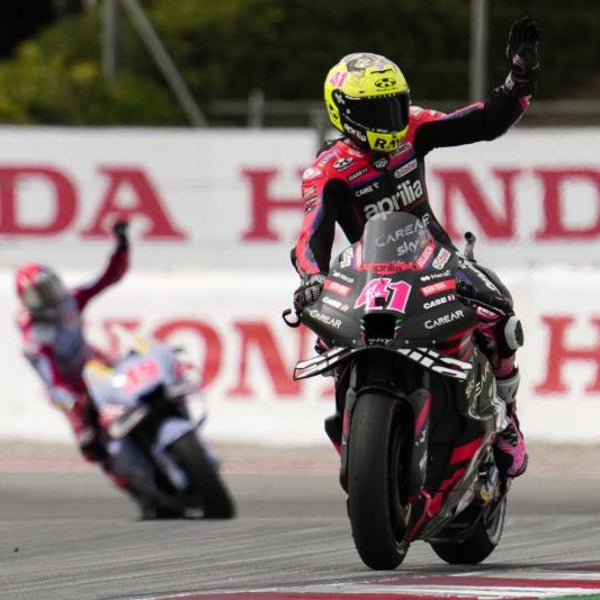 Aleix Espargaró derrota a Bagnaia en la carrera al esprint y confirma el buen momento de Aprilia