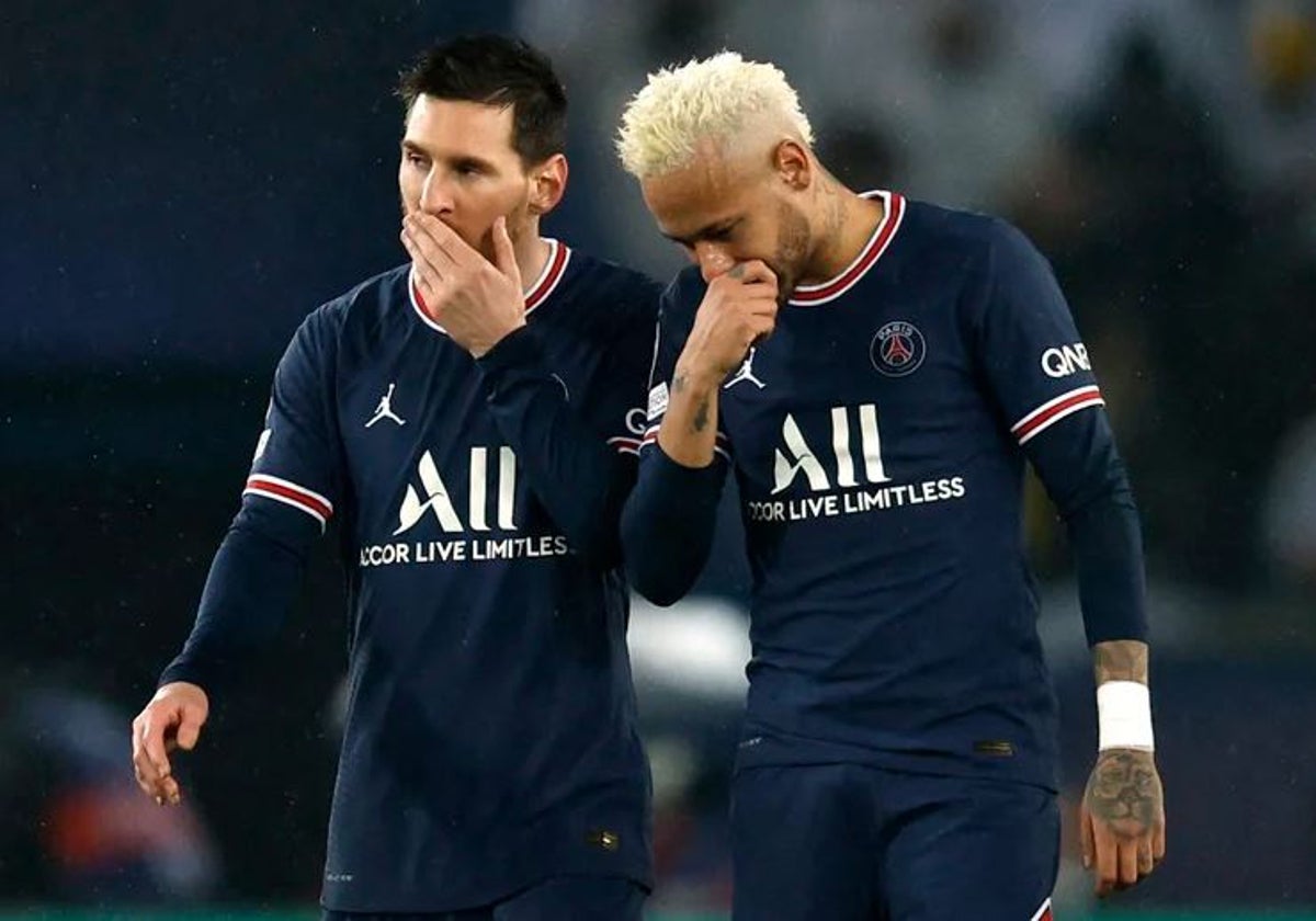 Messi y Neymar durante un partido con el PSG