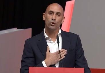 La Federación pide perdón al fútbol y a la sociedad por la «conducta inapropiada» de Rubiales
