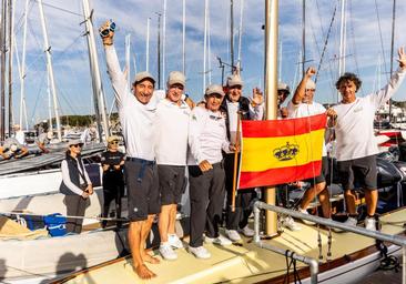 El «Bribón», con el Rey Juan Carlos, consiguió su tercer Mundial de 6 Metros en Cowes