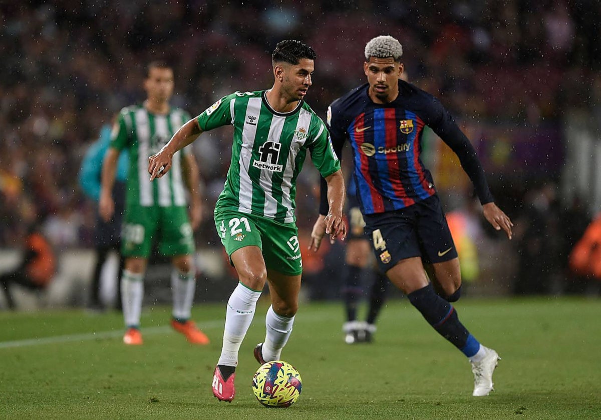 Un lance del partido de la pasada temporada entre el Barcelona y el Betis