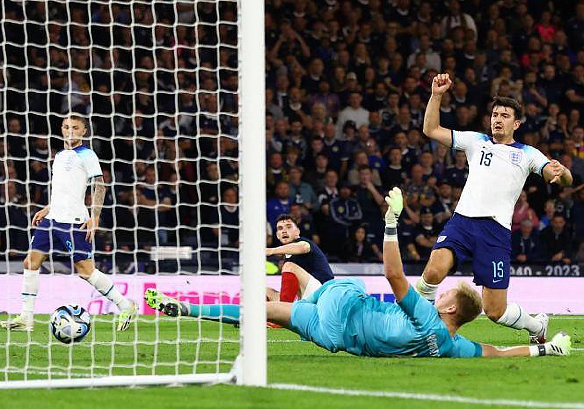 Maguire anotó en su propia portería en el choque contra Escocia
