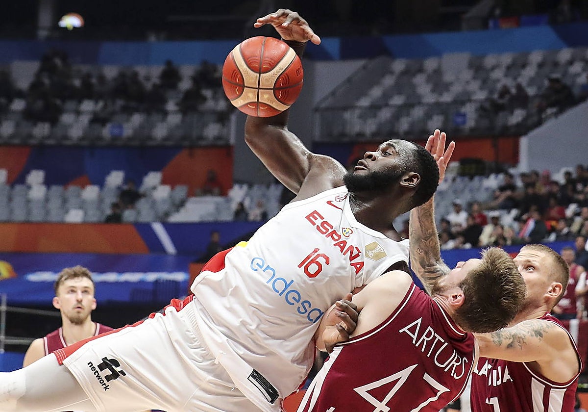 Garuba, en un partido del Mundial ante Letonia