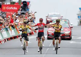 El Jumbo confirma su obra: Kuss gana la Vuelta, Vingegaard y Roglic cierran el podio
