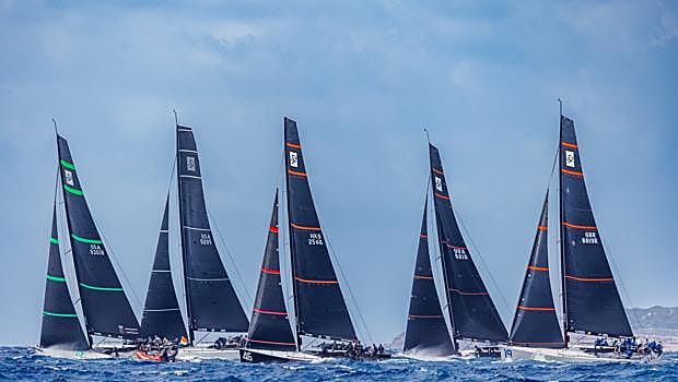 La flota rumbo barlovento