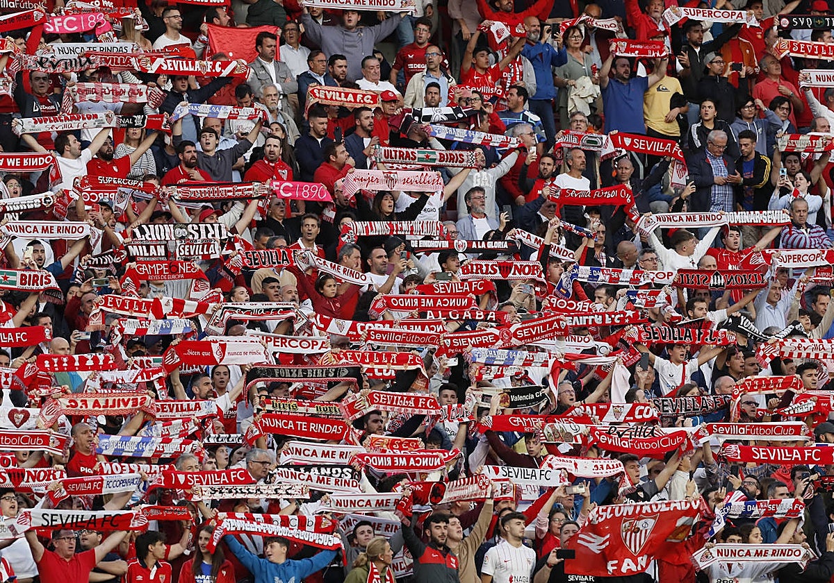 Grada del Sánchez-Pizjuán durante un partido de LaLiga