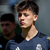 Guler, otra vez lesionado, baja en el Madrid al menos otras tres semanas