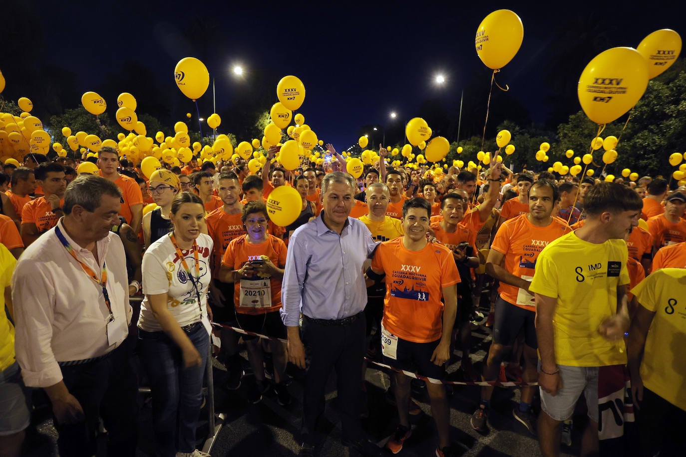 Momentos de la Carrera Nocturna de Sevilla 2023