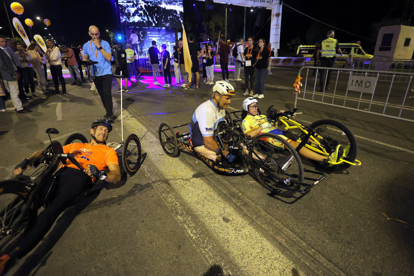 Momentos de la Carrera Nocturna de Sevilla 2023