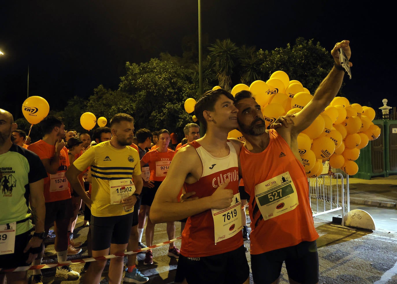 Momentos de la Carrera Nocturna de Sevilla 2023