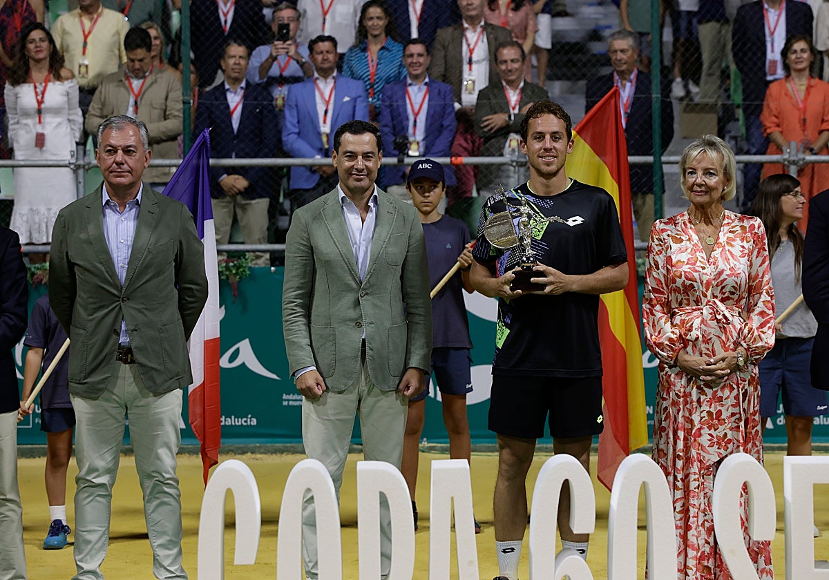 Entrega de trofeos en la 60ª edición de la Copa Sevilla de tenis