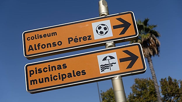 En Getafe, todos los carteles siguen reconociendo al jugador como nombre del estadio