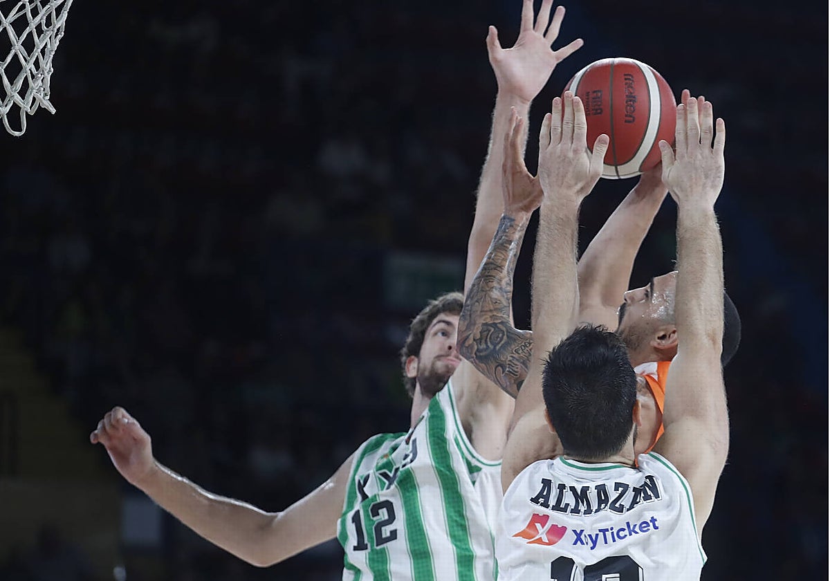 Lance del Betis Baloncesto - Leyma Coruña del pasado viernes