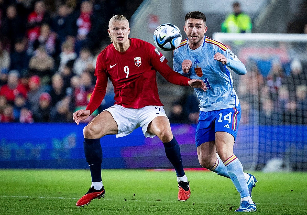 Haaland, en una acción con Laporte