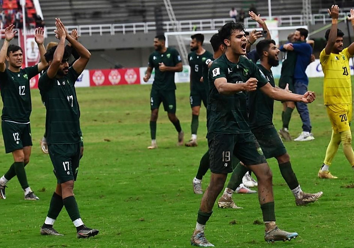 Pakistán celebra su primer triunfo en un partido de clasificación para el Mundial