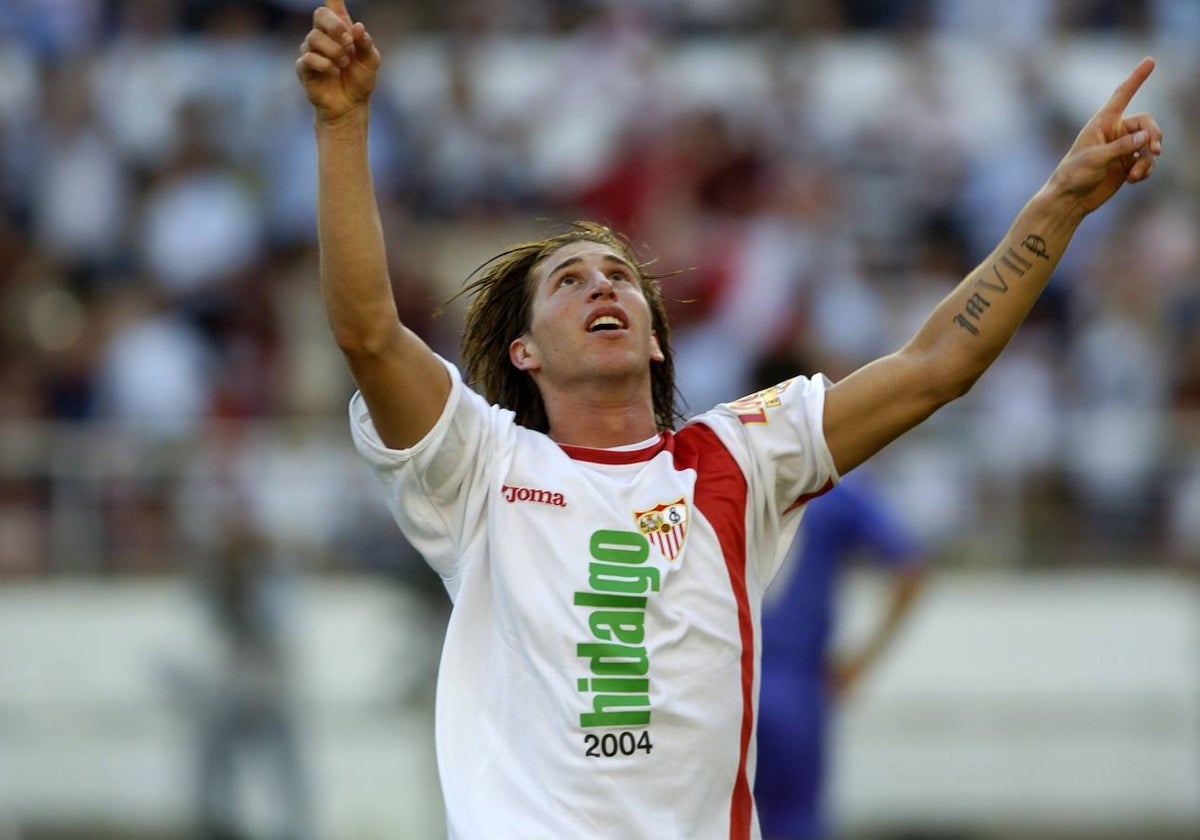 Sergio Ramos, celebrando el gol que le hizo al Real Madrid en el 2-2 de mayo de 2005 en Nervión