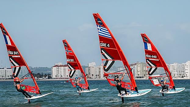 Antonio Medina y Caterina Tomás pasan a semifinales con la plata provisional Sub 17 del Mundial Juvenil de iQFOil